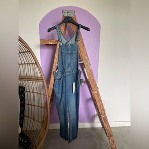 Levi’s overalls size medium nwt